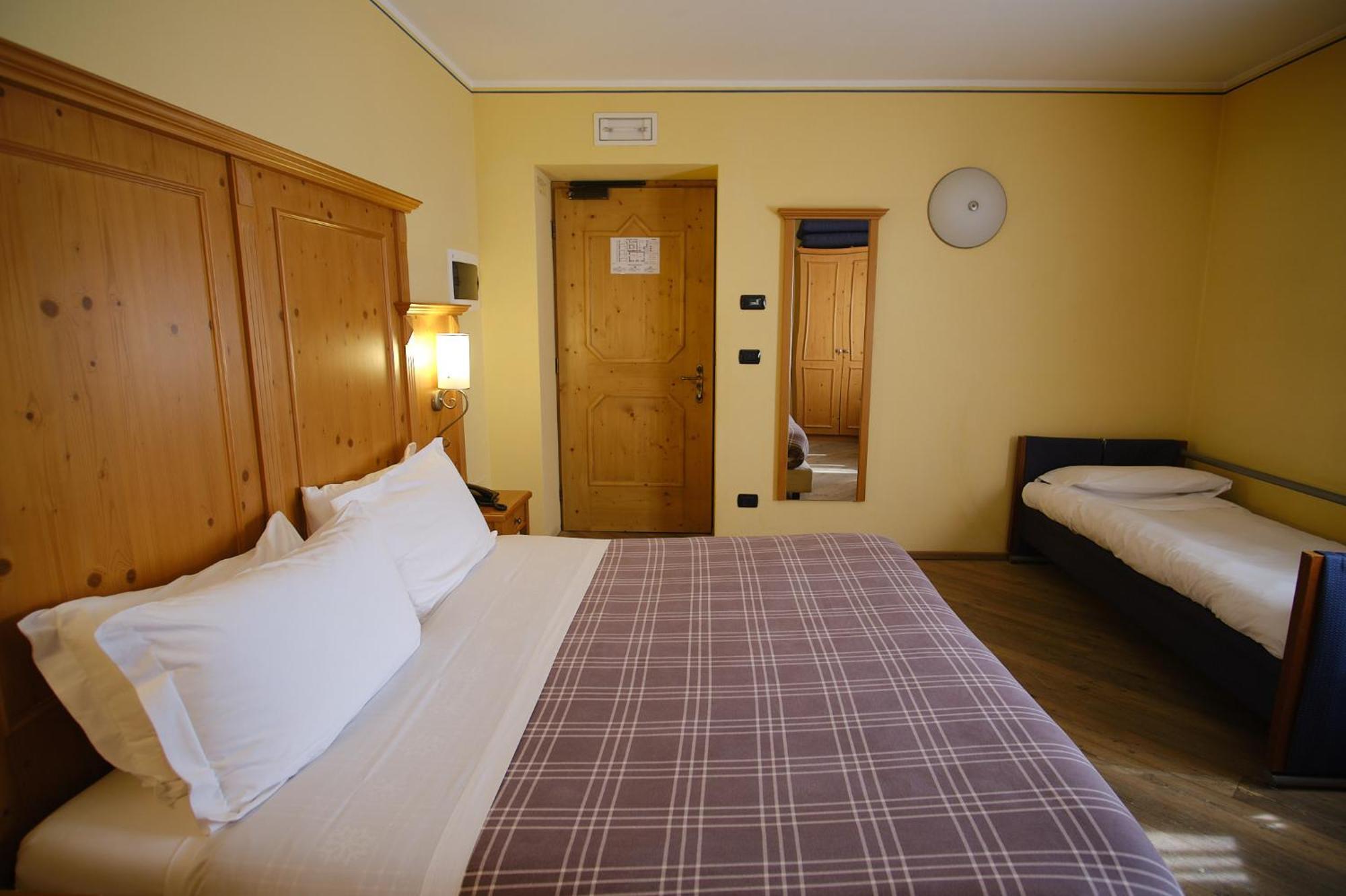Hotel Bes & Spa Claviere Exterior foto